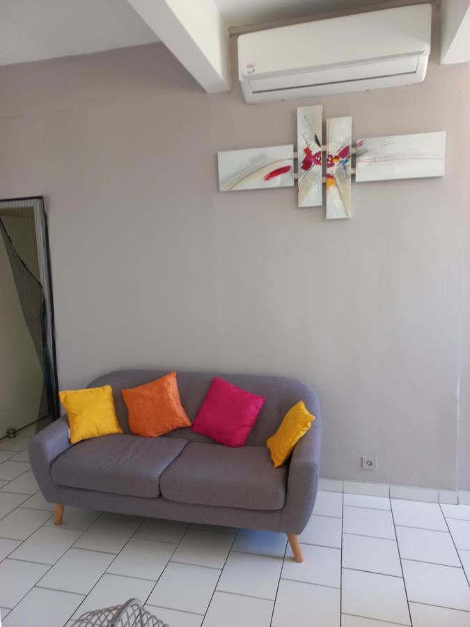 Maison du bien etre Baie mahault Extérieur photo