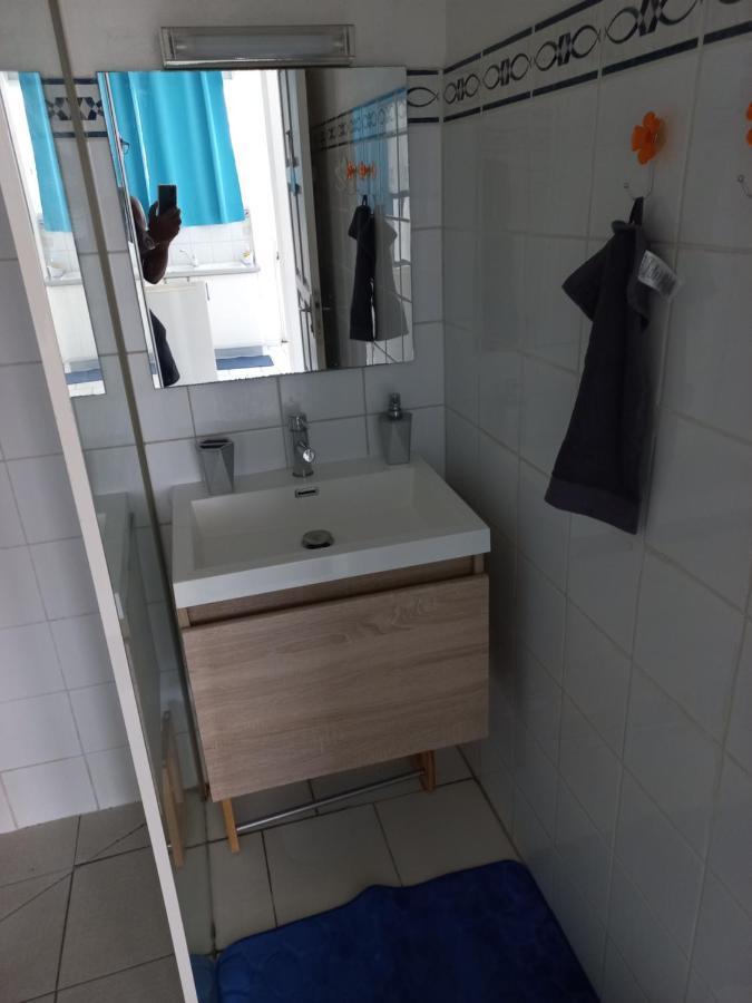 Maison du bien etre Baie mahault Extérieur photo