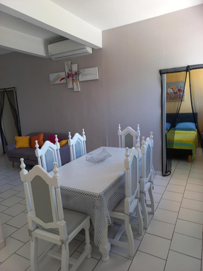 Maison du bien etre Baie mahault Extérieur photo