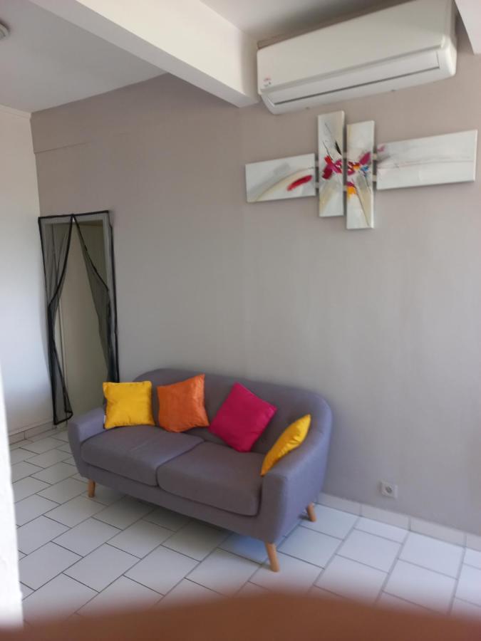 Maison du bien etre Baie mahault Extérieur photo