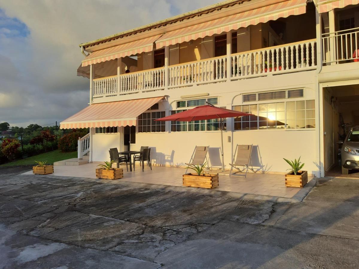 Maison du bien etre Baie mahault Extérieur photo