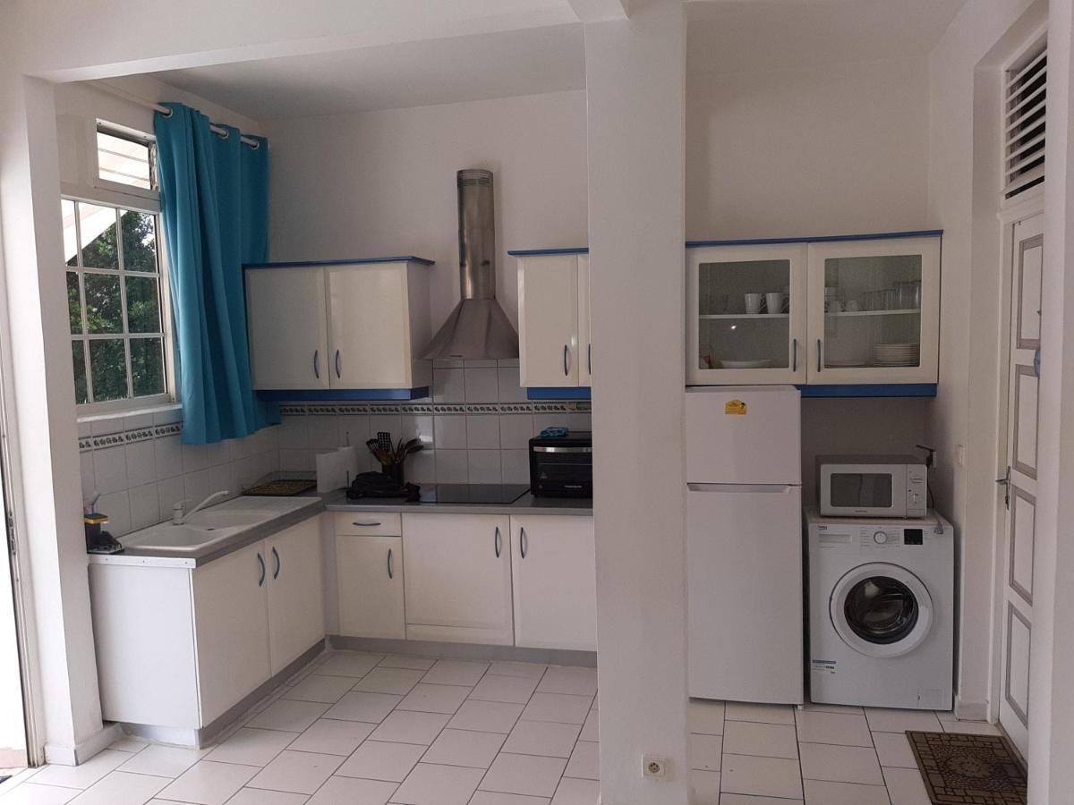 Maison du bien etre Baie mahault Extérieur photo
